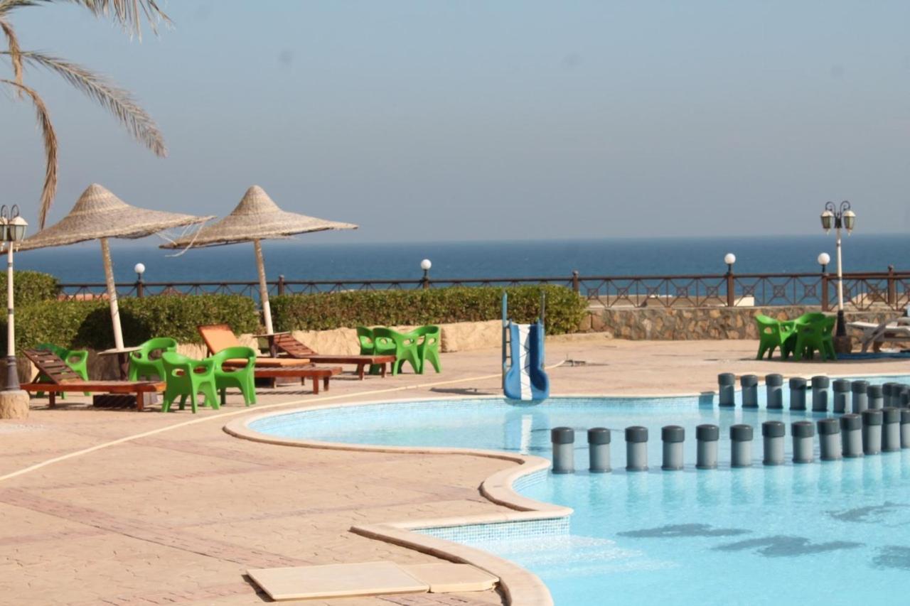 La Sirena Double Room With Mountain View, Families And Couples Only, Extra Of 150 Egyptian Pounds Per Person Per Stay ,To Be Paid To The Resort Ain Soukhna Exteriér fotografie