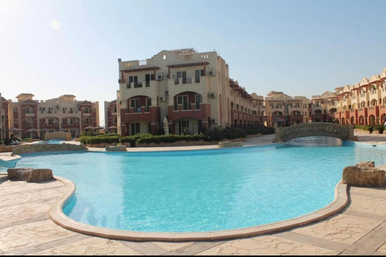 La Sirena Double Room With Mountain View, Families And Couples Only, Extra Of 150 Egyptian Pounds Per Person Per Stay ,To Be Paid To The Resort Ain Soukhna Exteriér fotografie