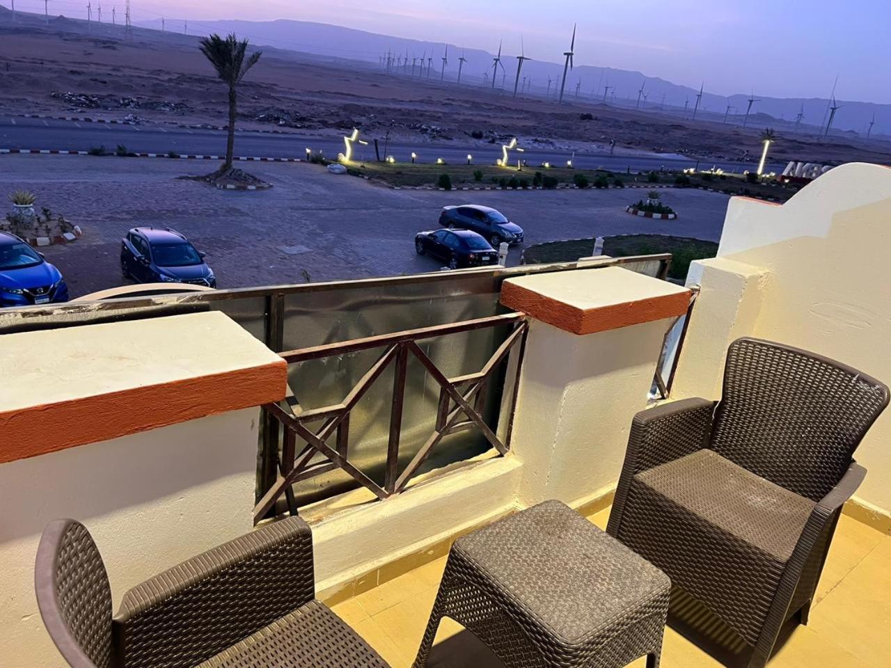 La Sirena Double Room With Mountain View, Families And Couples Only, Extra Of 150 Egyptian Pounds Per Person Per Stay ,To Be Paid To The Resort Ain Soukhna Exteriér fotografie